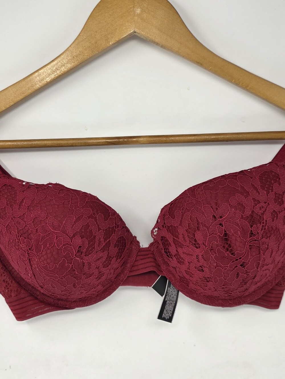 Victoria's Secret Very Sexy Push Up Bra Red Lace 38C